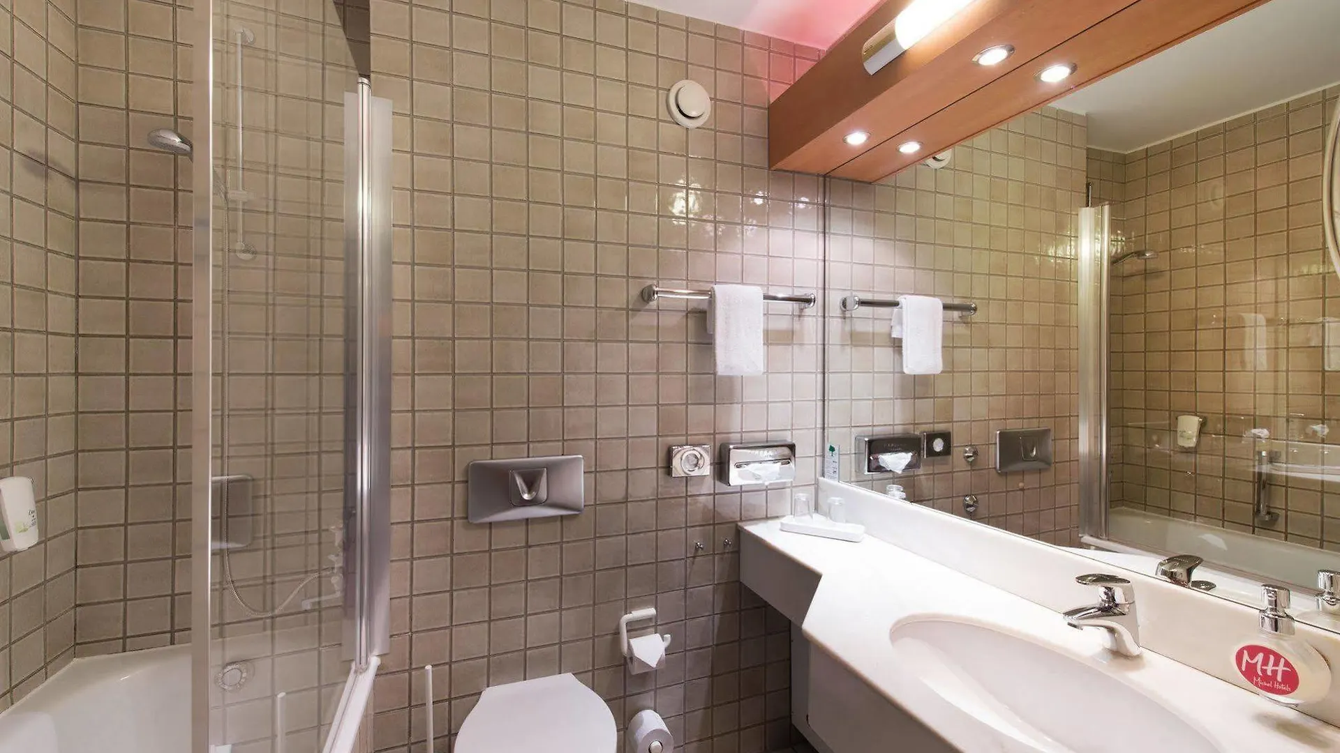 Michel Hotel Landshut 4*,