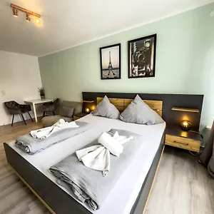 Fuer 3 Gaeste Mit Kostenlosen Parkplaetzen Und Lift Apartment Hannover