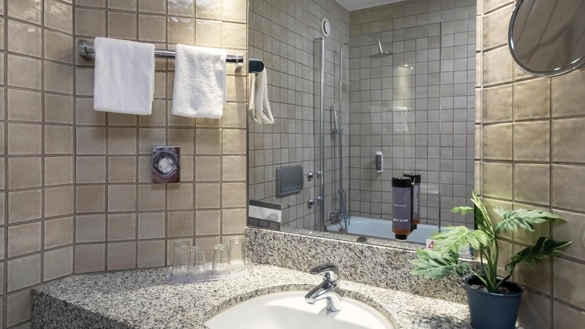 **** Hotel Roomingtons Kaiserhof Landshut Germany