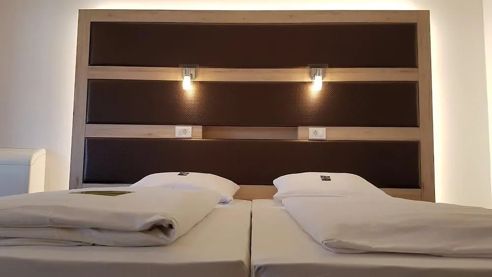 Roomingtons Kaiserhof Landshut Germany